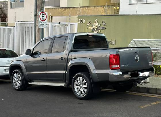 VOLKSWAGEN AMAROK 2.0 HIGHLINE 4X4 CD 16V TURBO INTERCOOLER DIESEL 4P AUTOMÁTICO VOLKSWAGEN AMAROK 2.0 HIGHLINE 4X4 CD 16V TURBO INTERCOOLER DIESEL 4P AUTOMÁTICO